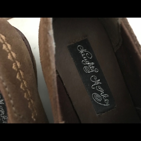 Suede ankle boots, 6.5 NWOT - Picture 3 of 6